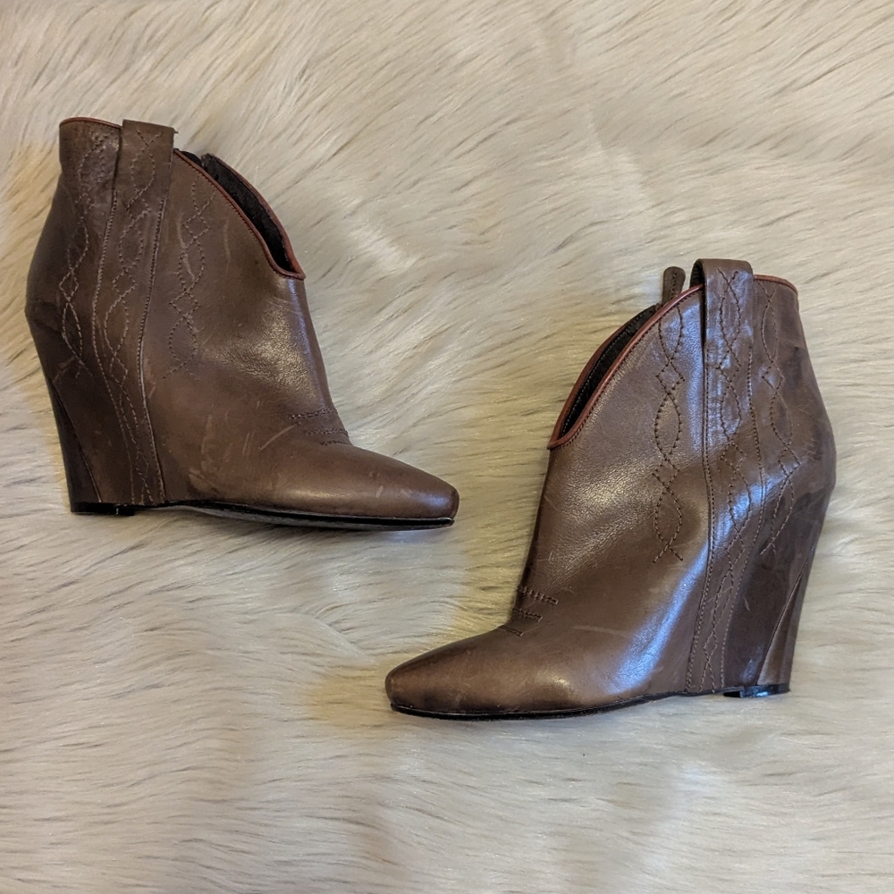 Latitude Femme Italy leather high wedge western booties size 7
